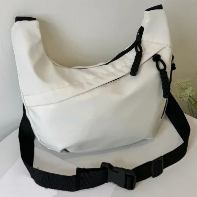 Sac fourre-tout en nylon uni avec bandoulière – image 3
